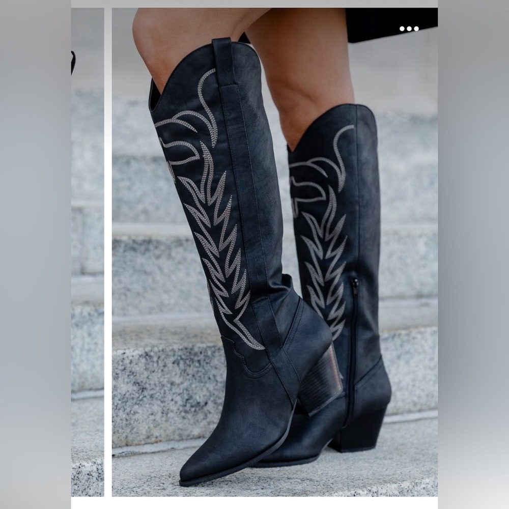 Cowgirl boots like new